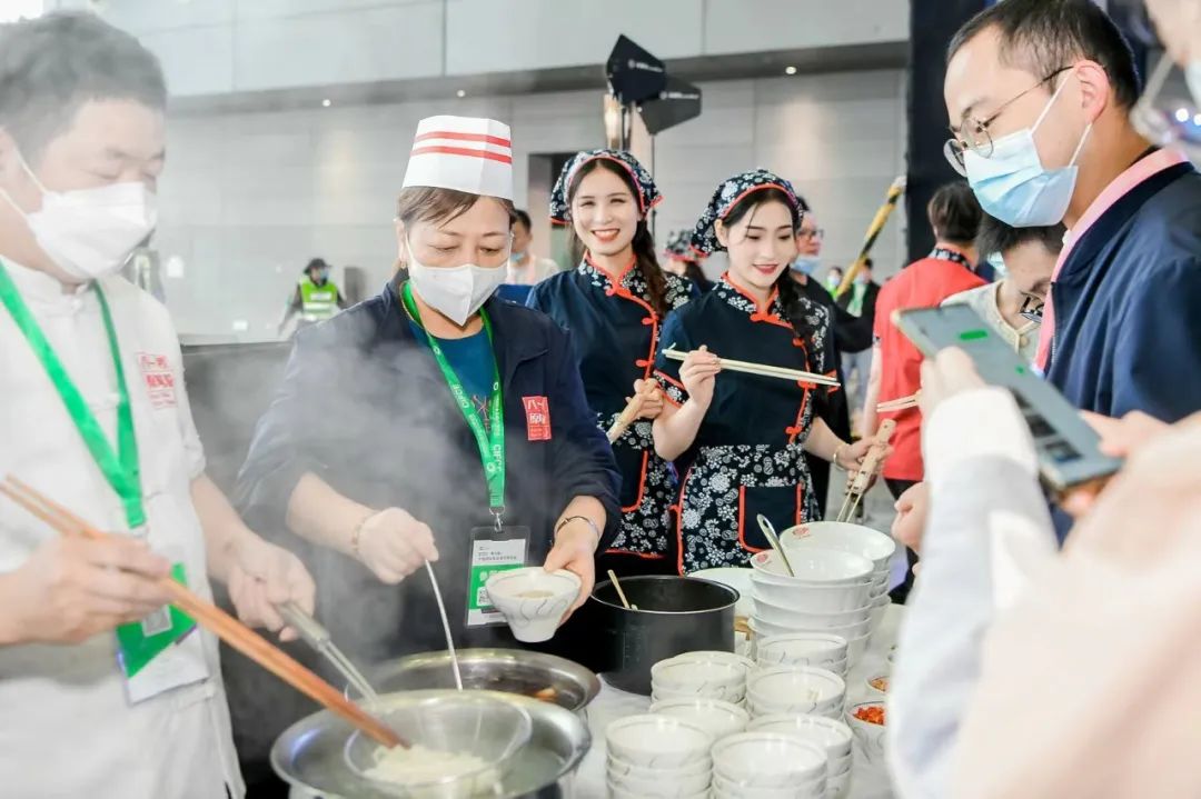 千亿米粉江湖 “湖南米粉”加速快跑，日均消费量约为200万公斤