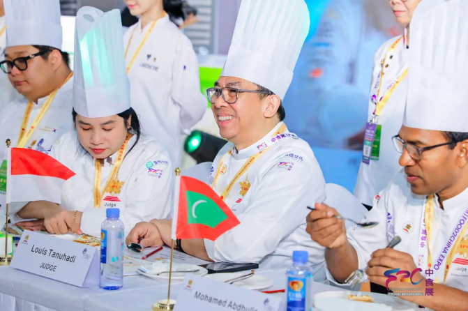 “食”来运转聚湾区 链接全球向未来——2025中食展®广州（Food2China Expo）盛大开幕！